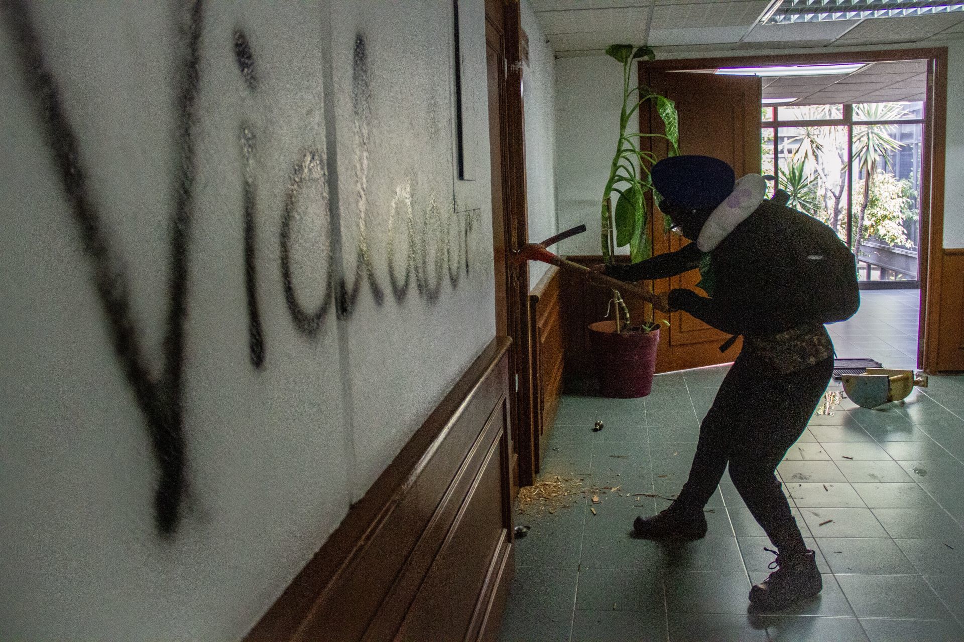 Estudiantes y mujeres de colectivas feministas tomaron el Centro de Estudios Científicos y Tecnológicos (CECyT) 4 Lázaro Cárdenas del Instituto Politécnico Nacional (IPN), para exigir justicia por acosos en las instalaciones, incluyendo la violación de una estudiante. Al anochecer dejaron las instalaciones siendo acompañadas por representantes de la Comisión de Derechos Humanos de la Ciudad de México