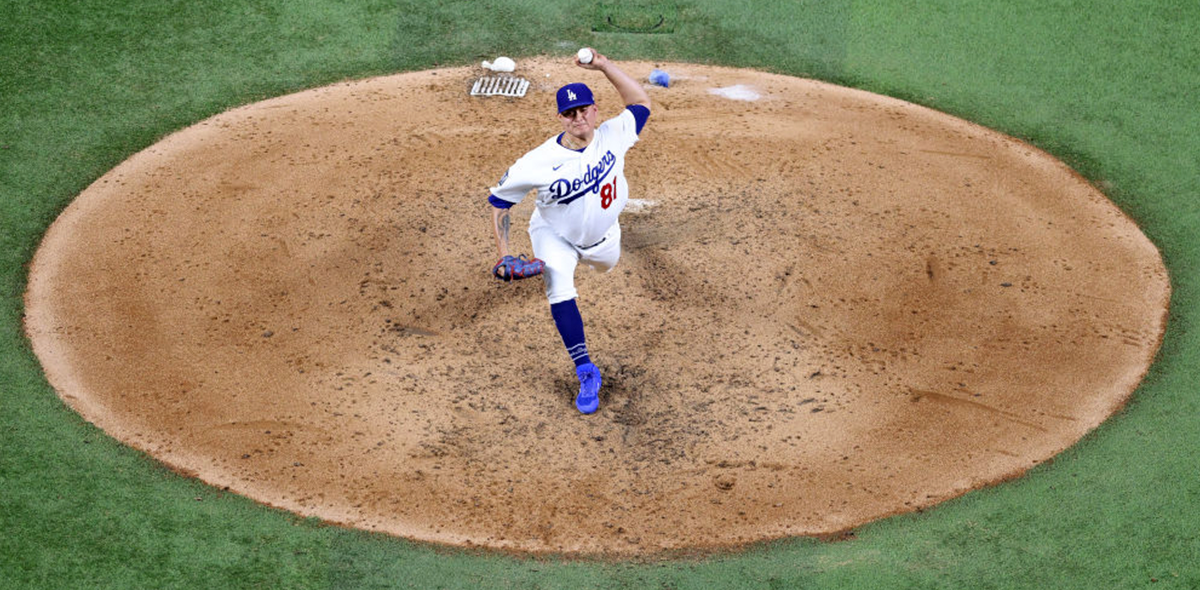 Víctor González rompió en llanto al recordar a su papá tras el título de los Dodgers