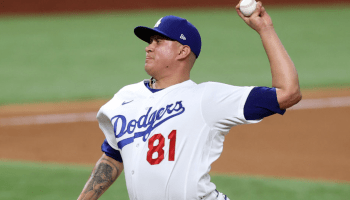 Víctor González debutó en la Serie Mundial y los Dodgers se llevaron el Juego 1 ante los Rays