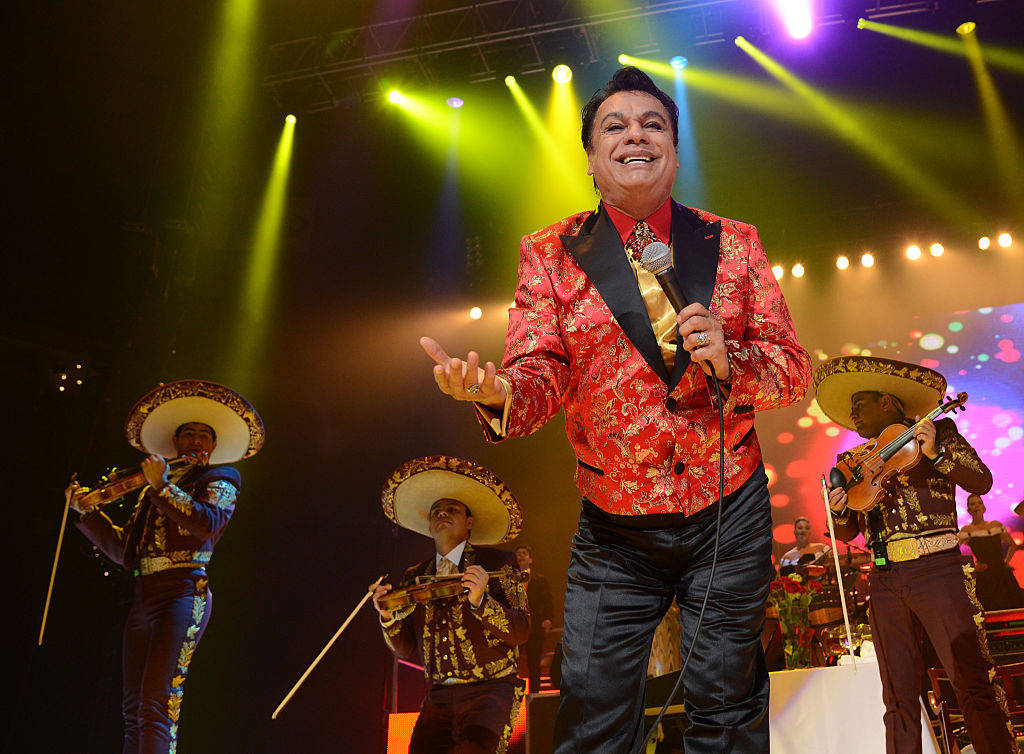 WTF?! Hermano de Juan Gabriel asegura que el cantante no escribió varias de sus canciones 