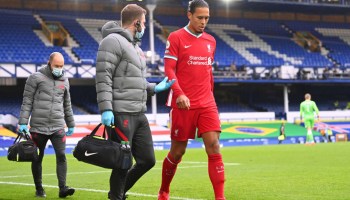 Liverpool confirmó que Van Dijk será operado tras sufrir daño en el ligamento cruzado