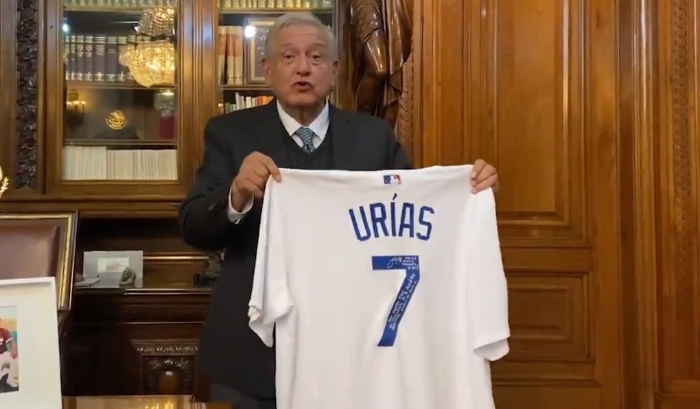 AMLO julio urias i