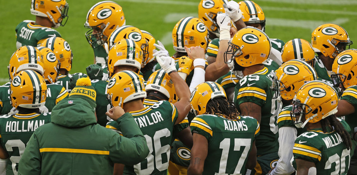 ¡Quítese! Un árbitro "salió volando" en el espectacular touchdown de 78 yardas de Green Bay a Jacksonville