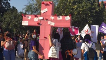 marcha-feminista-cruz