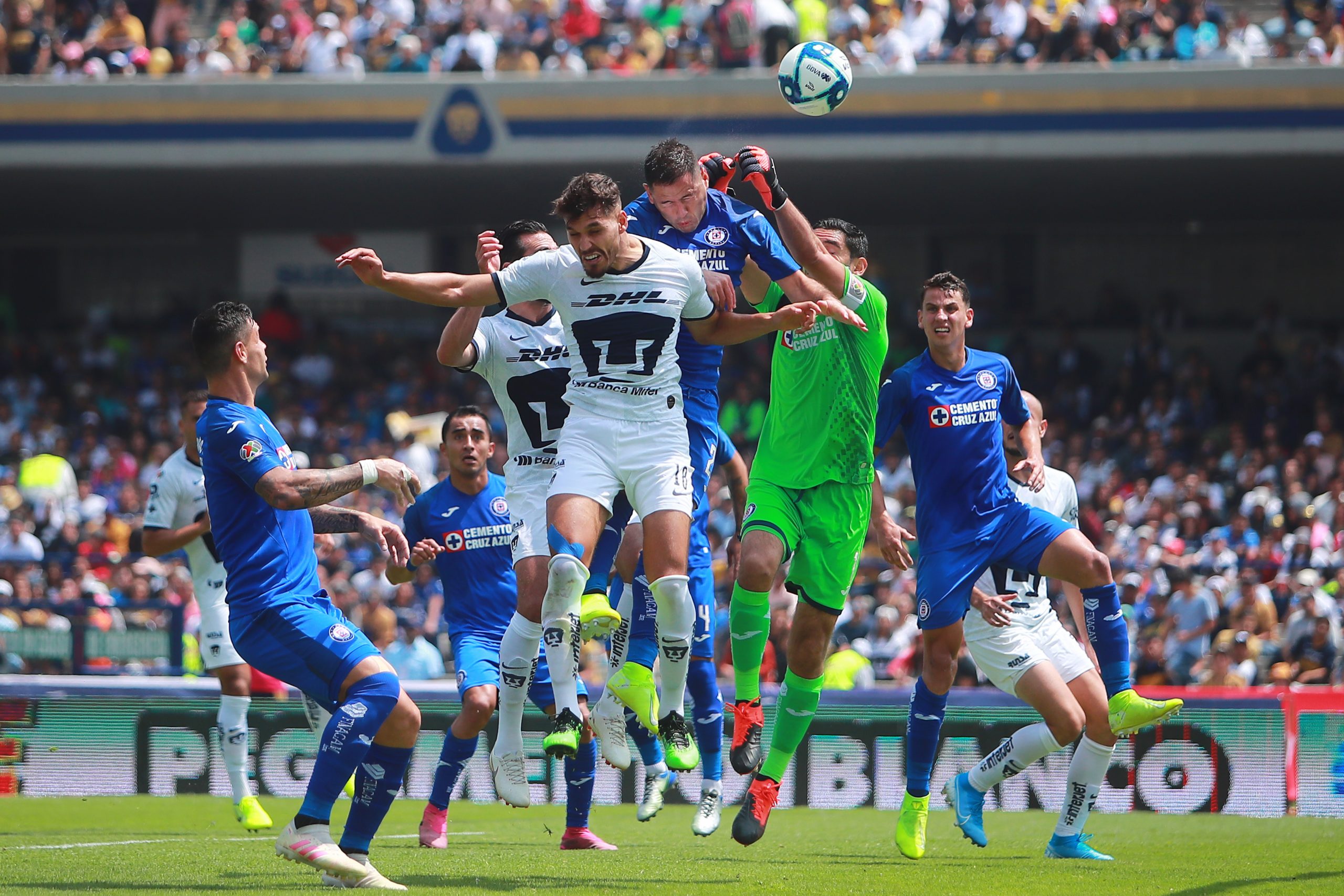 Pumas vs Cruz Azul Estadio CU Liga MX