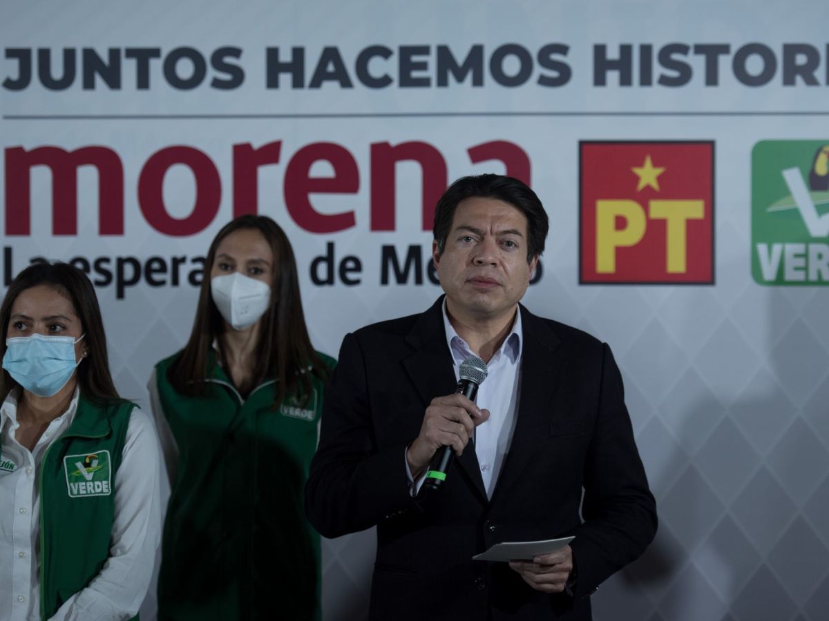 CIUDAD DE MÉXICO, 23DICIEMBRE2020.- Morena formalizó su alianza con el PT y el Partido Verde, el anuncio fue formalizado en una conferencia de prensa ofrecida por Mario Delgado, presidente nacional de Morena; Geovanna Bañuelos, coordinadora de los senadores del PT; y Karen Castrejón, presidenta nacional del Partido Verde.