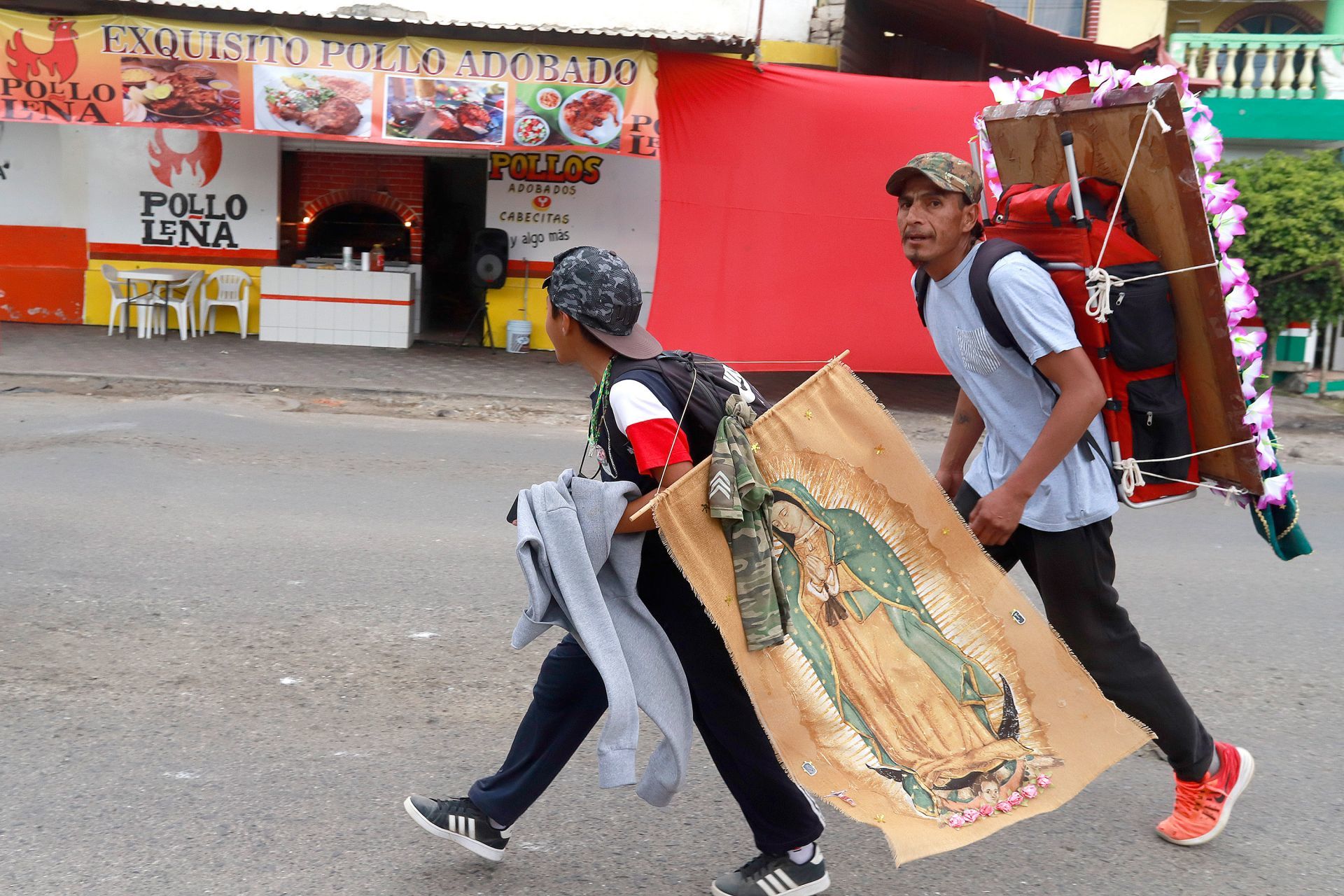 peregrinos-basilica-guadalupe-3