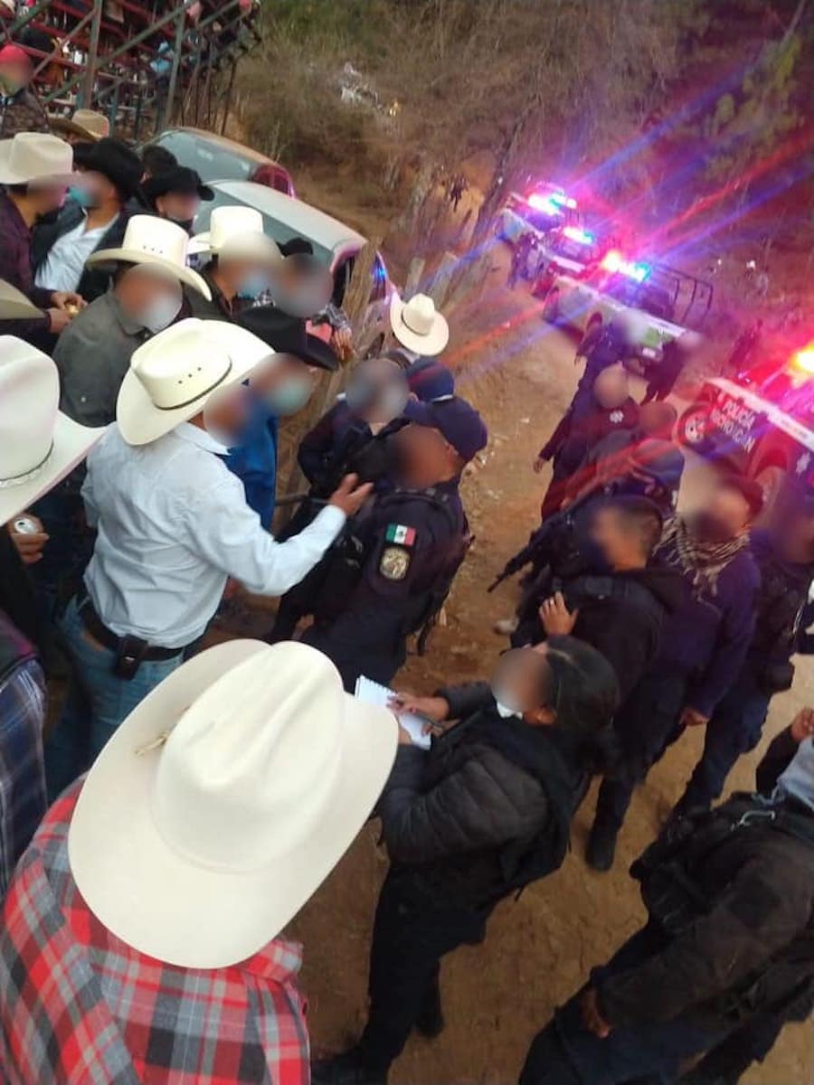 jaripeo-policias-morelia-michoacan