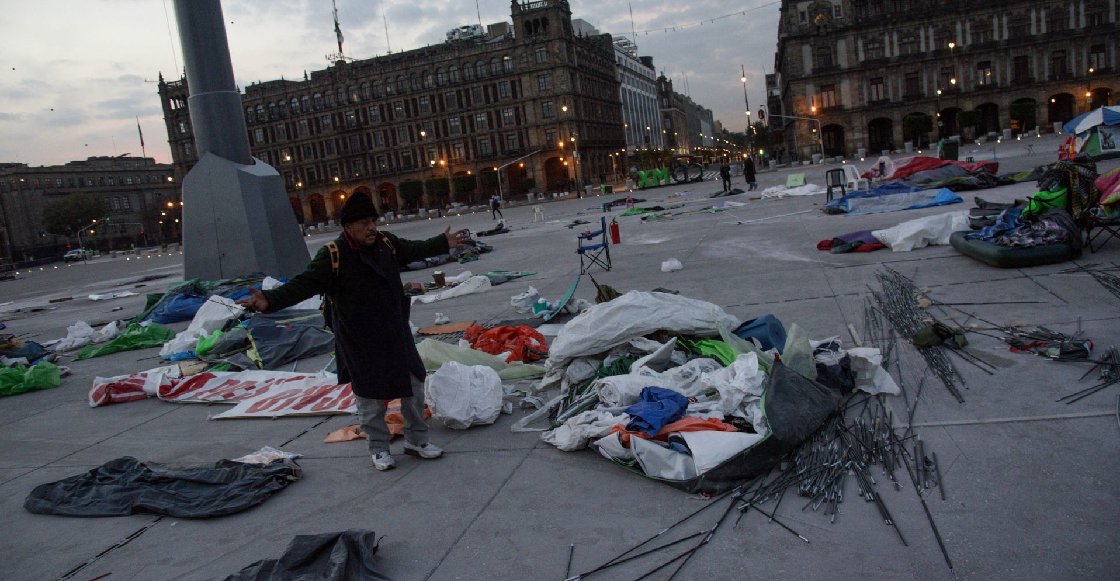 Retiran 150 casas de campaña "vacías" de opositores a AMLO en el Zócalo