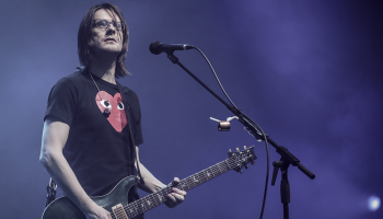 Steven Wilson estrena una reflexiva y experimental rola de su próximo disco