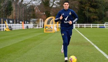 Raúl Jiménez vuelve a los entrenamientos con balón