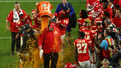 ¿Cómo y cuándo surge la tradición del baño de Gatorade al coach campeón del Super Bowl?