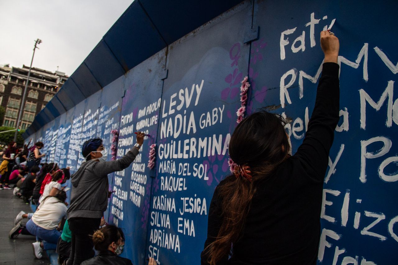 "¿Qué van a ganar?": Profesor del IPN critica protesta de mujeres contra la violencia durante clase virtual