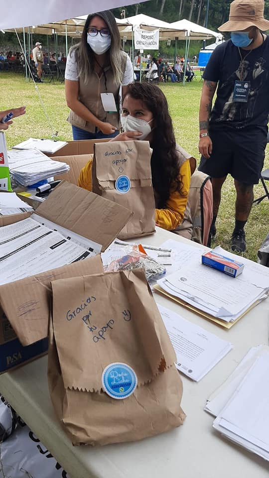 voluntarios-comida-vacunas-xalapa