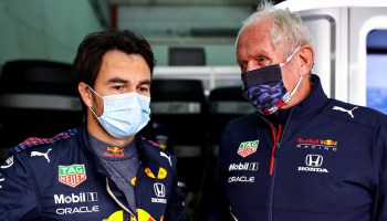 ¡Ay, no! Helmut Marko lanza pedrada en Red Bull: “Sería más fácil con Checo más adelante”