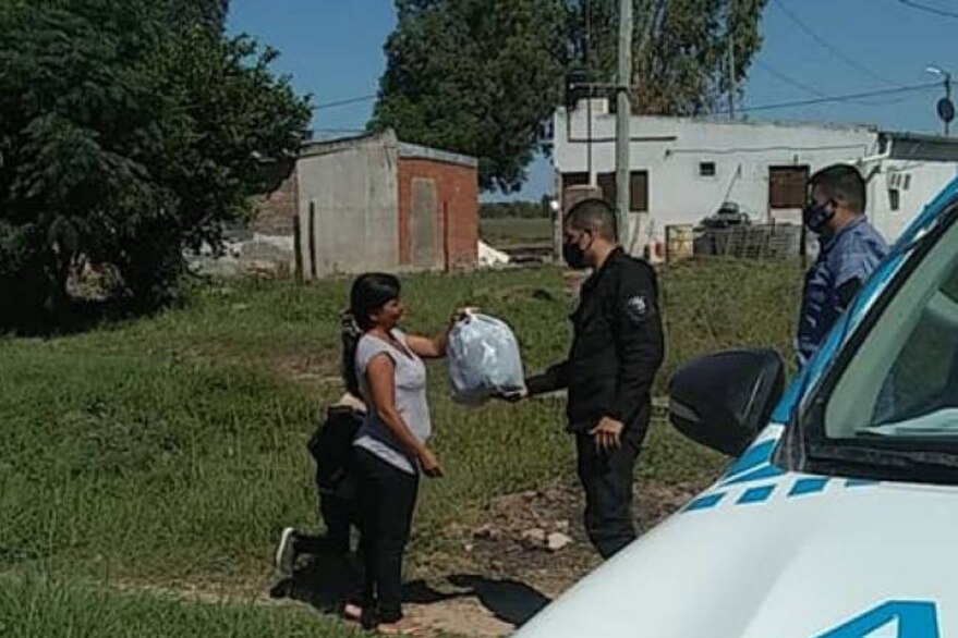 Mamá pide ayuda a la policía porque su hijo no quería hacer la tarea