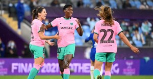 Asisat Oshoala, la delantera del Barcelona que rompió paradigmas en una familia polígama