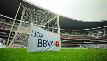 La Liguilla se jugaría con aficionados en el Estadio Azteca gracias al semáforo amarillo