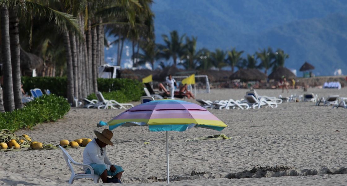 mesero-salva-niña-puerto-vallarta-jalisco