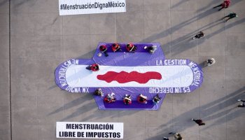 protesta-menstruacion-libre-impuestos-palacio-nacional