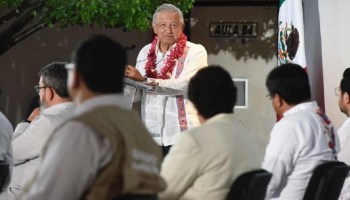 AMLO aplausos en oaxaca 1