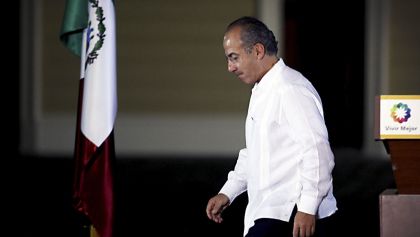 VERACRUZ, VERACRUZ, 22NOVIEMBRE2012.- El presidente de México, Felipe Calderón Hinojosa, asistió a la ceremonia de reapertura del fuerte de San Juan de Ulúa acompañado del gobernador del estado, Javier Duarte de Ochoa y del director general del Instituto Nacional de Antropología e Historia, Alfonso de María y Campos.