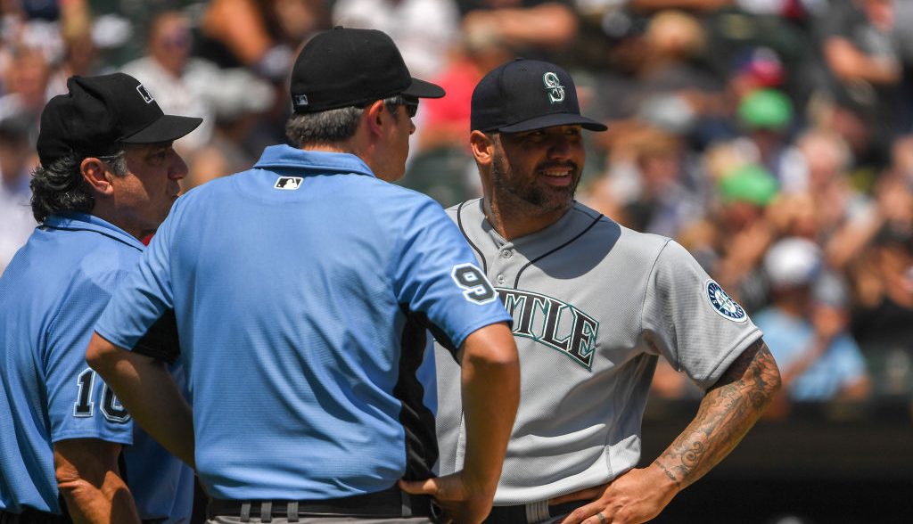 Héctor Santiago, primer pitcher castigado por uso de sustancias extrañas en la MLB