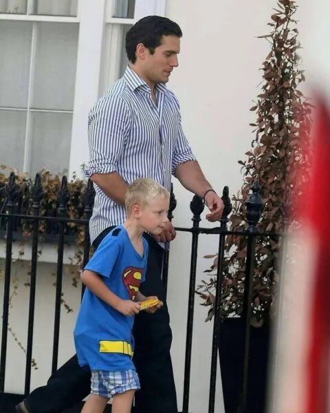 Henry Cavill va por su sobrino a la escuela; nadie creía que su tío era Superman