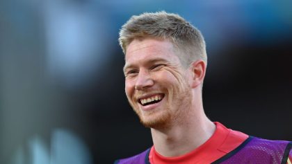 Kevin De Bruyne perdió sensibilidad en la mitad del rostro, luego de sufrir una doble fractura