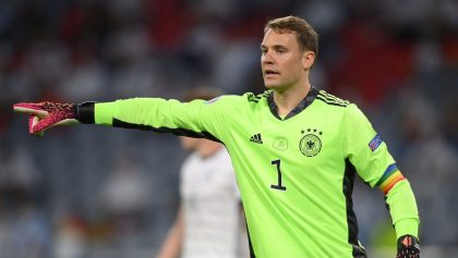 What? La UEFA sancionaría a Manuel Neuer por usar un gafete que apoya a la comunidad LGBT+