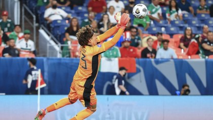 Ochoa salva a México del ridículo en penales ante Costa Rica en la Nations League