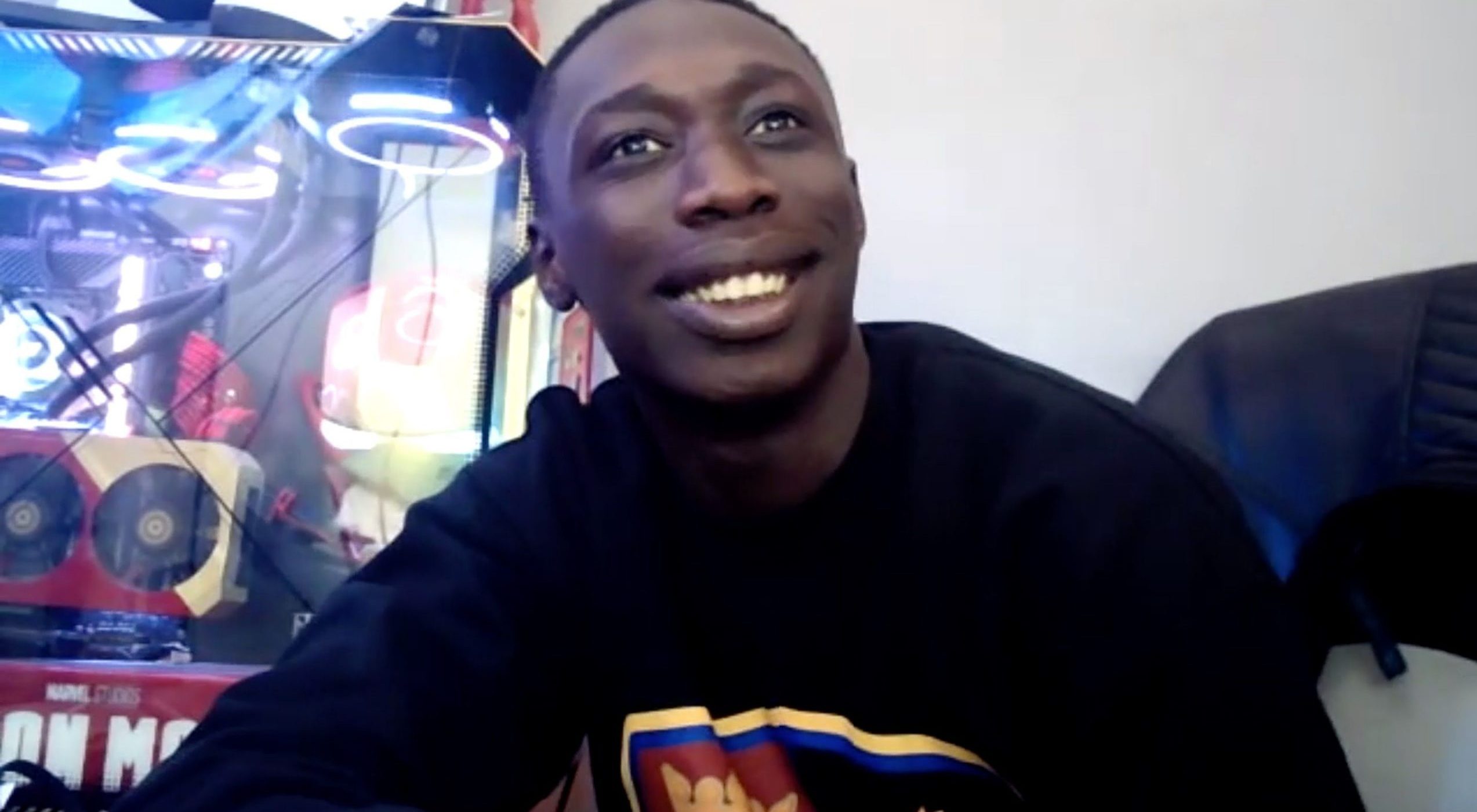 Y a todo esto... ¿Quién es Khaby Lame, el chico senegalés que la rompe en TikTok?