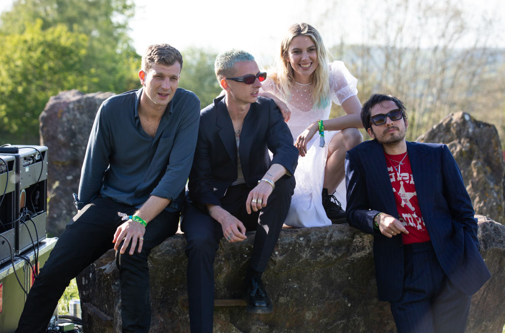 'Blue Weekend': La atrevida explosión de emociones e introspección de Wolf Alice