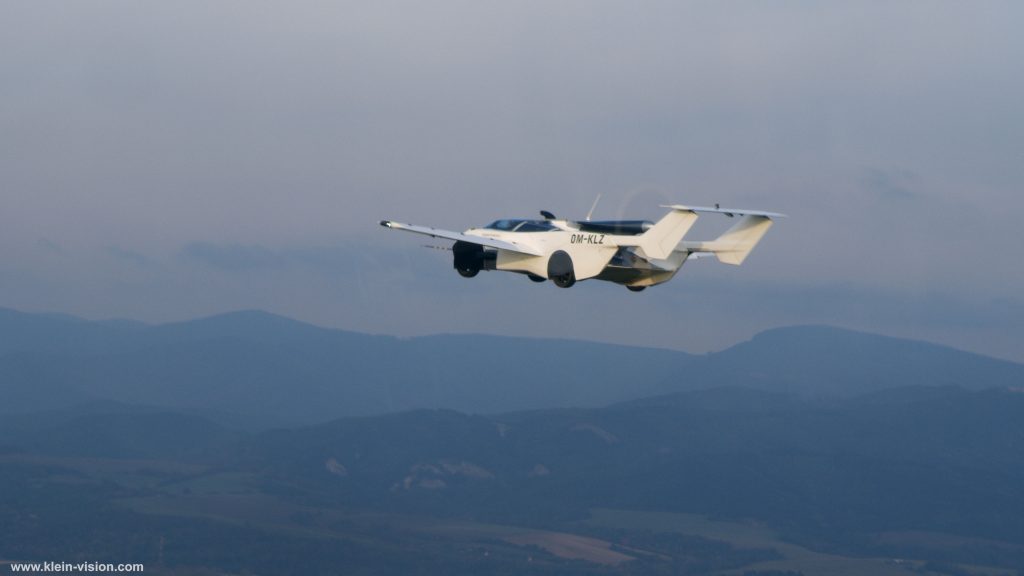 El futuro es hoy: AirCar, el auto volador que completó su primer viaje entre dos ciudades