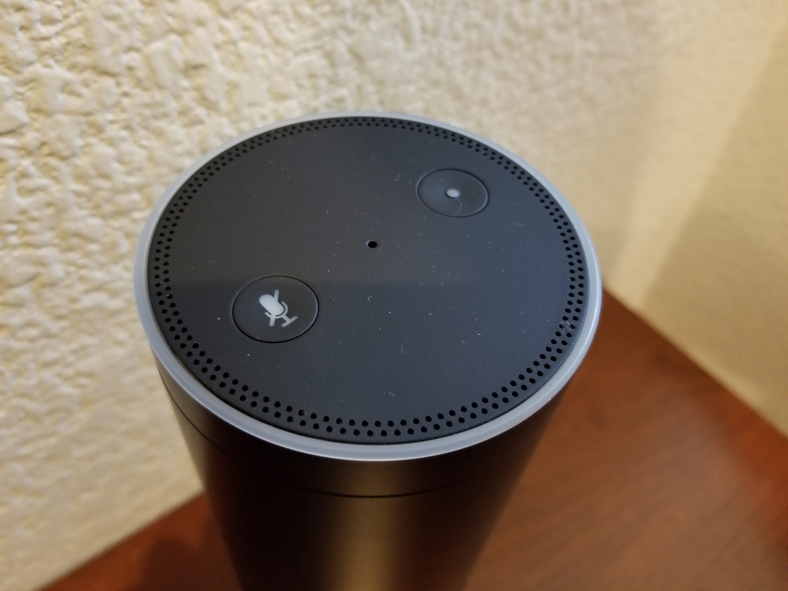 Padres de niñas llamadas Alexa protestan contra Amazon por el nombre de la asistente virtual