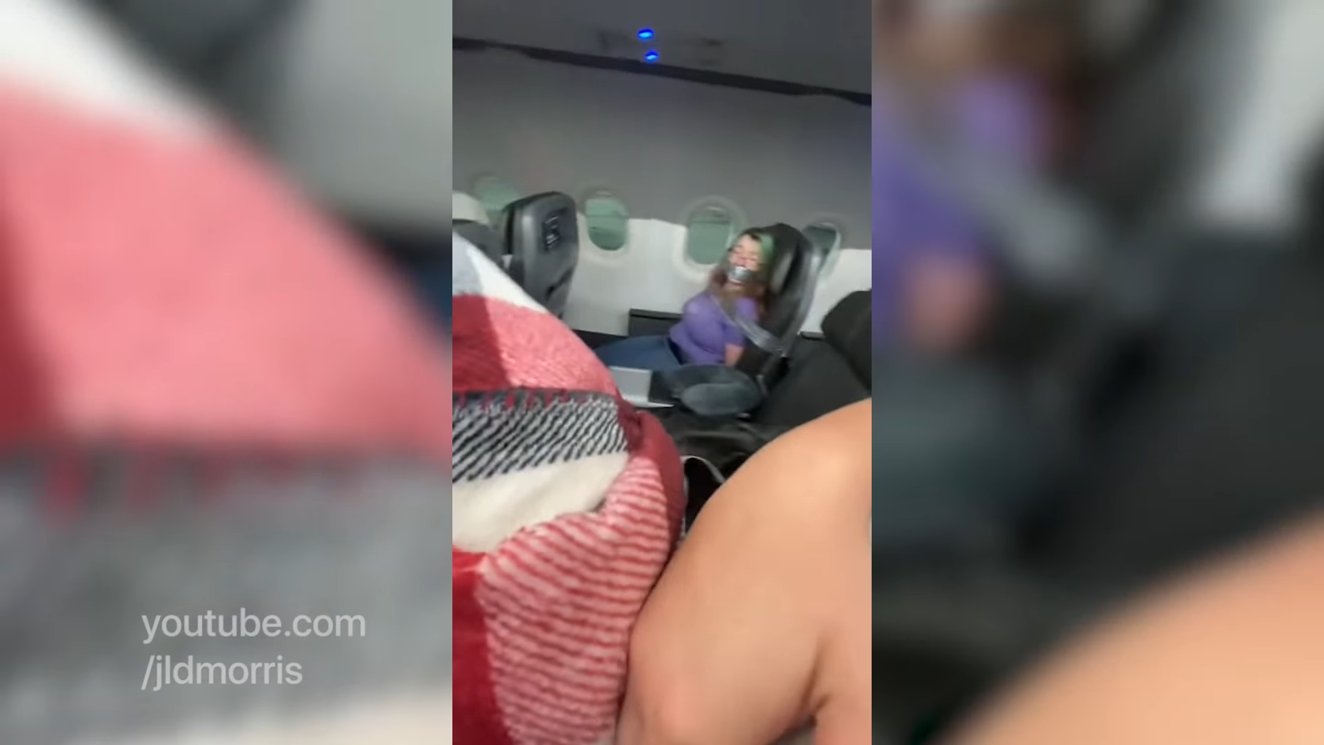 ¡OLV! Mujer es amarrada con cinta adhesiva al asiento de un avión; agredió a azafata