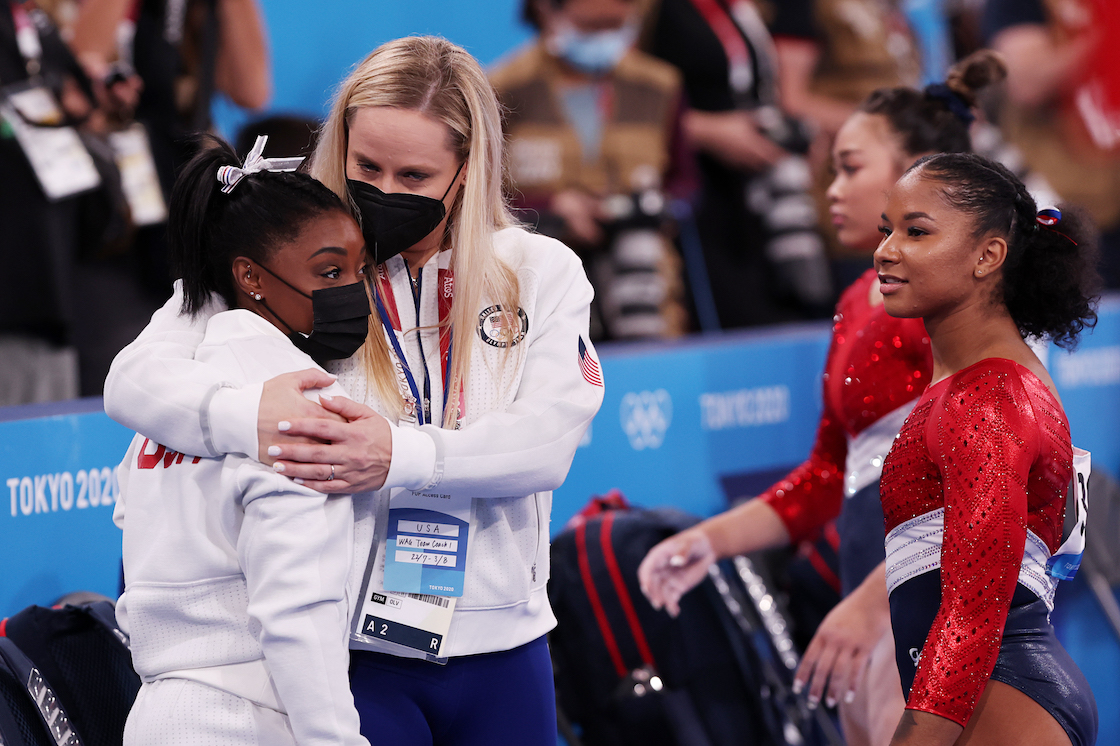 Mientras dormías: El abandono de Simone Biles, eliminación de Naomi Osaka y descalificación por morder en Tokio 2020