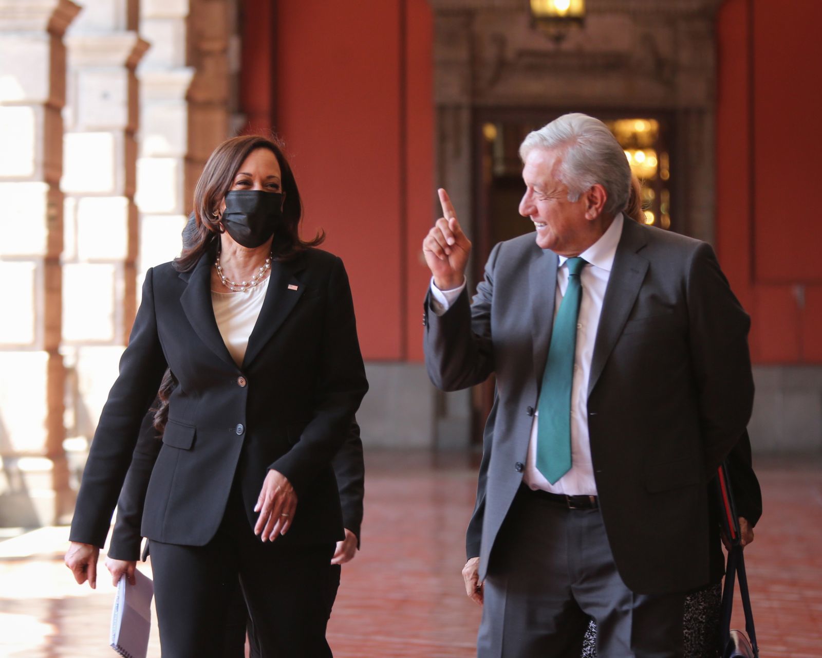 AMLO anuncia una nueva llamada con Kamala Harris para acordar donación de vacunas contra COVID