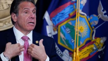 que-hizo-de-que-acusan-acusaciones-andrew-cuomo-gobernador-nueva-york-acoso-testimonios-renuncia