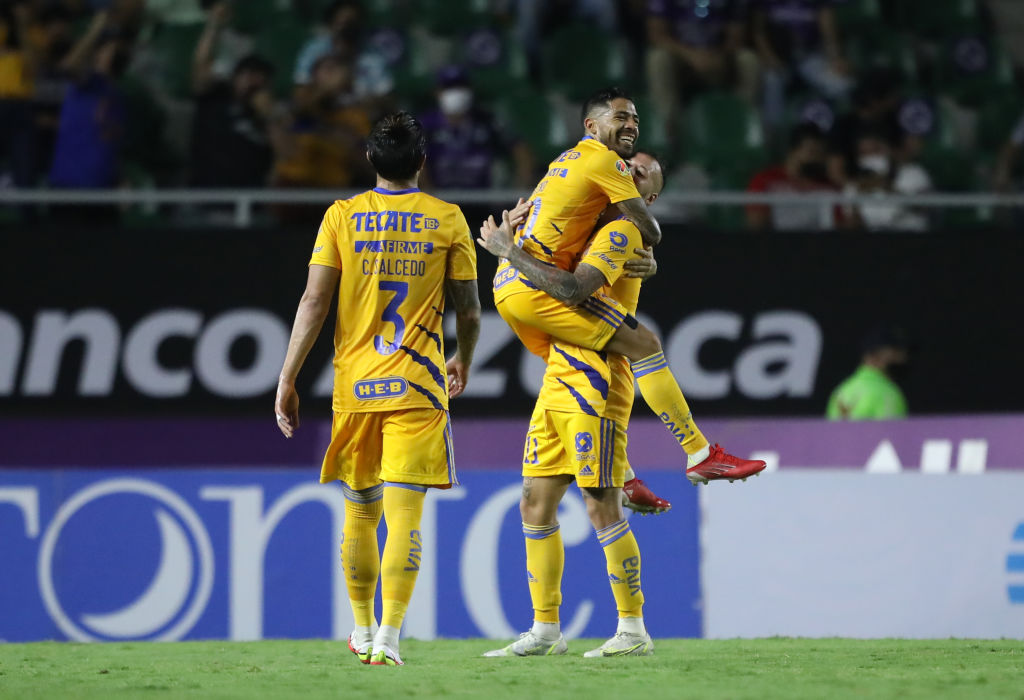 Tigres celebrando ante Mazatlán en Jornada 6