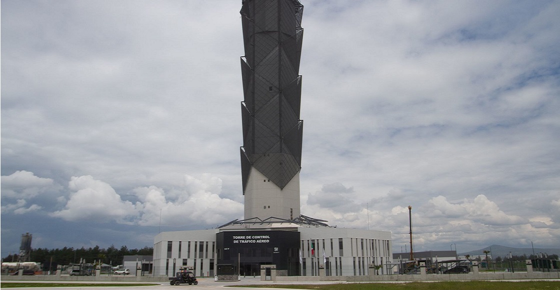 ZUMPANGO, ESTADO DE MÉXICO, 07SEPTIEMBRE2021.- Se realizó un recorrido para medios de las obras del Aeropuerto Internacional Felipe Angeles (AIFA) en Santa Lucía, en el que se tiene planeado ejecutar las 61 operaciones por hora spermitidas en el AICM una vez que se recuperen los niveles de tráfico aéreos a los que se tenían antes de la pandemia de Covid-19. Las obras de las paradas internacionales continúan en operación y esperan que a finales de año se pueda recuperar la categoría 1.