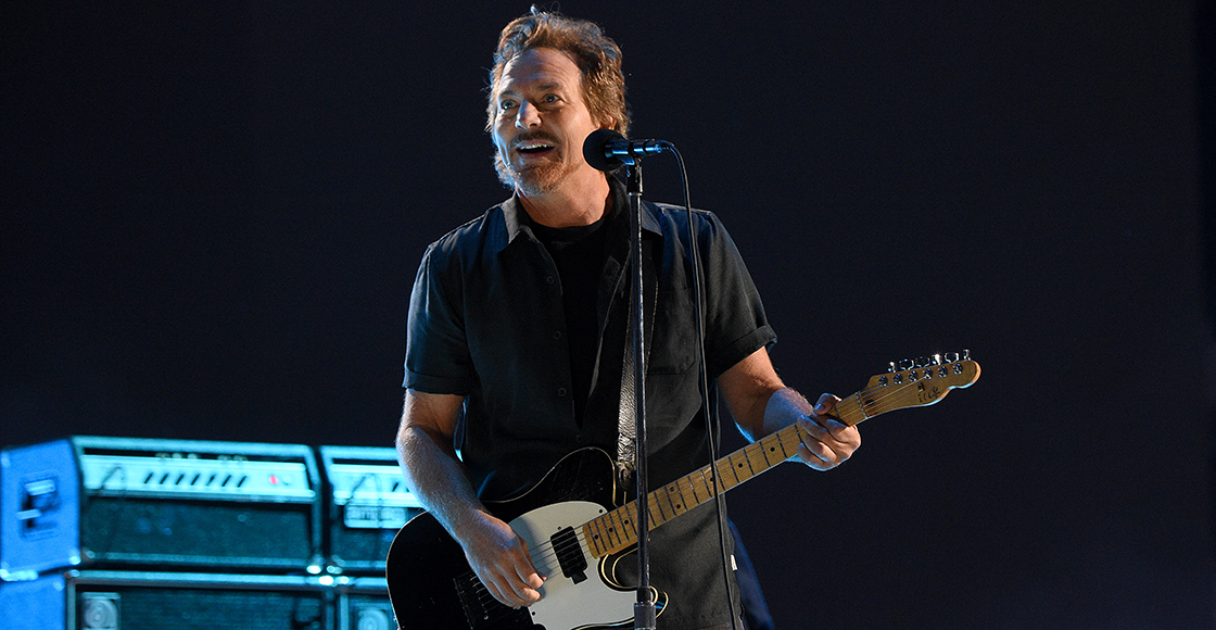 ¡Eddie Vedder anuncia su tercer disco como solista con la rola "Long Way"!