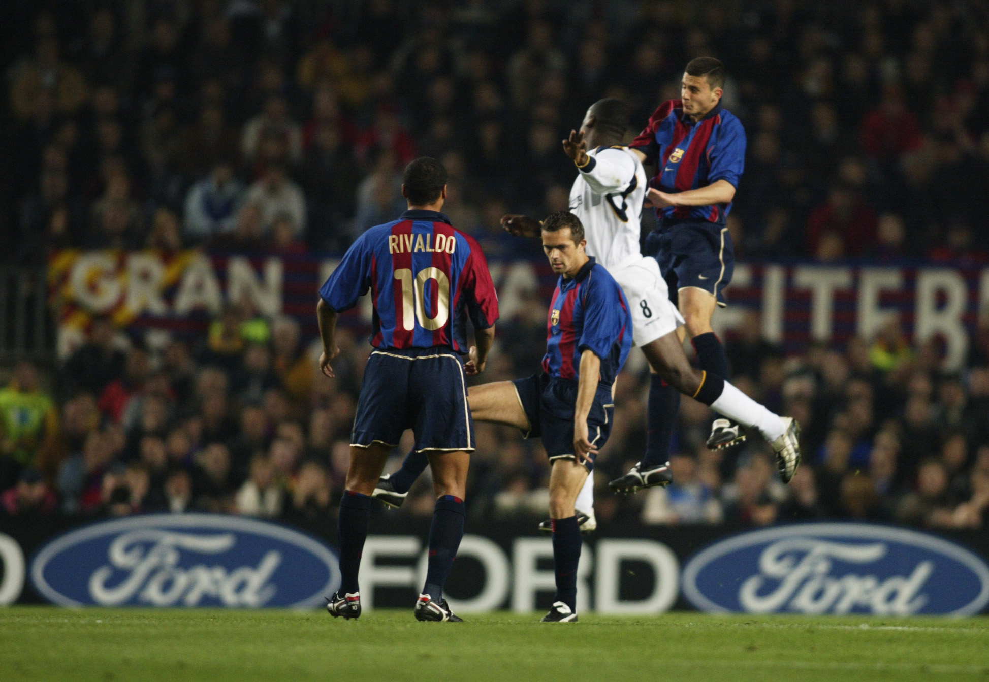 Rivaldo con el dorsal 10 del Barcelona