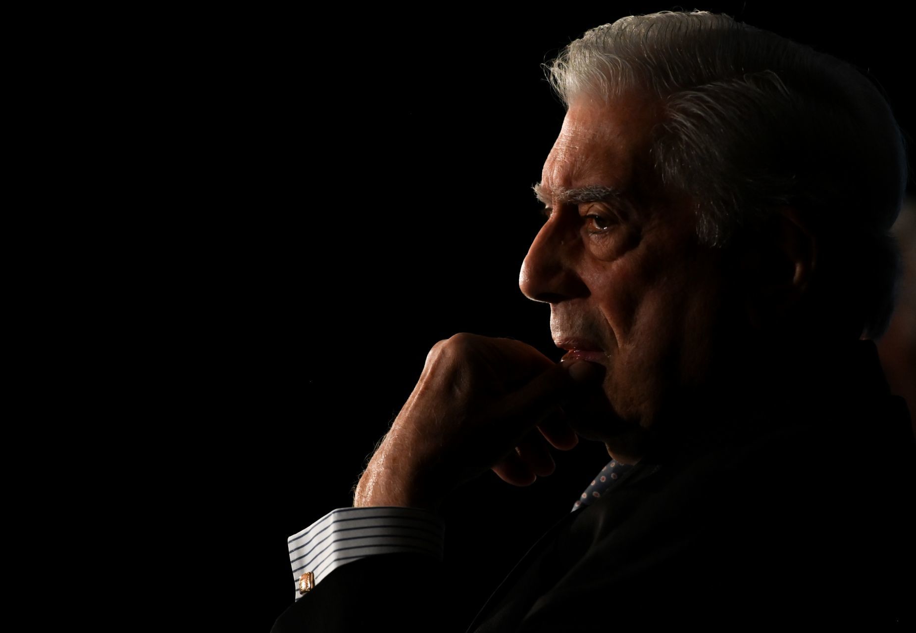 "AMLO se quiere reelegir, sin ninguna duda": Dice Mario Vargas Llosa en entrevista con Loret