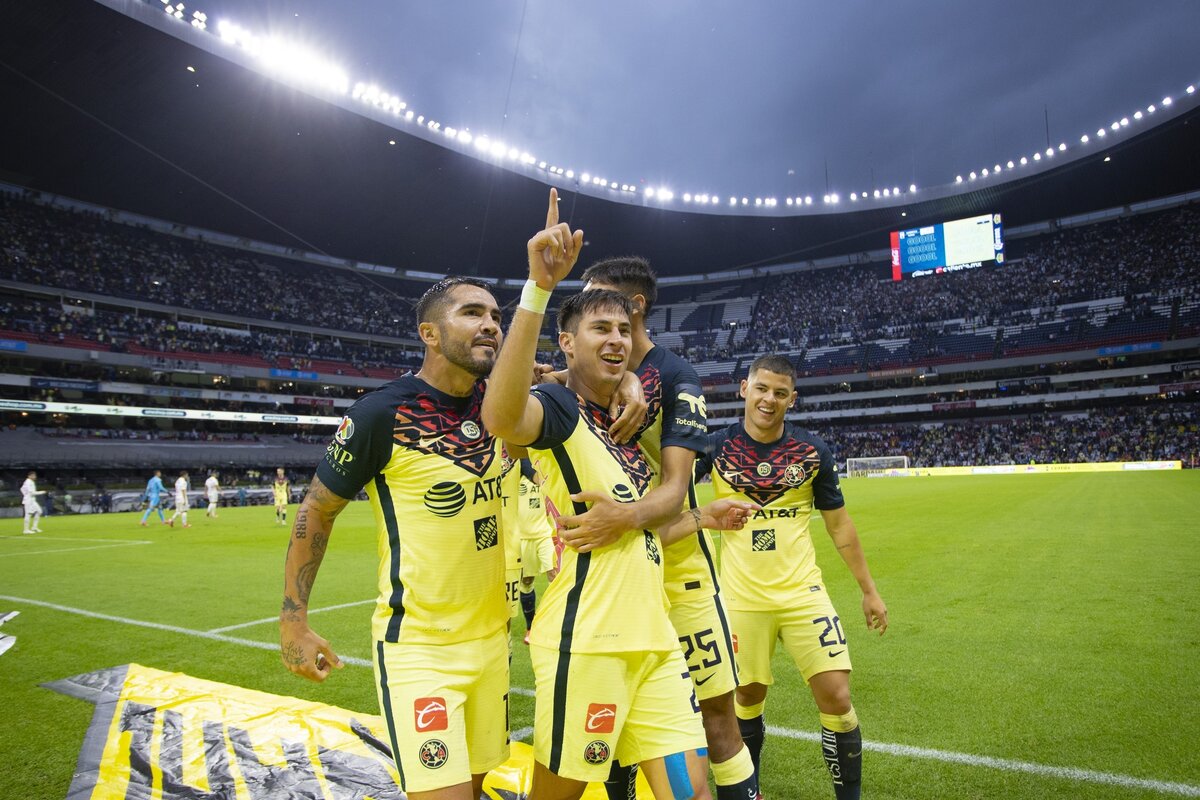 ¿Y la seguridad? Exhiben a sujeto que asistió armado al Clásico Capitalino en el Azteca