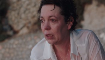 Olivia Colman eleva la tensión en el tráiler de 'The Lost Daughter'