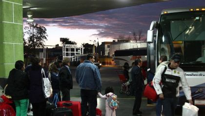 piden-papeles-migrantes-centrales-autobuses