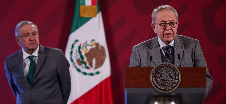 CIUDAD DE MÉXICO, 03NOVIEMBRE2020.- Conferencia matutina en Palacio Nacional encabezada por el presidente Andrés Manuel López Obrador para informar sobre “Quién es quién en el precio de las gasolinas” y el avance del huracán “ETA”. De igual modo, se dio el informe del “Pulso de la Salud” con respecto al desarrollo de la pandemia por Covid-19 en nuestro país.