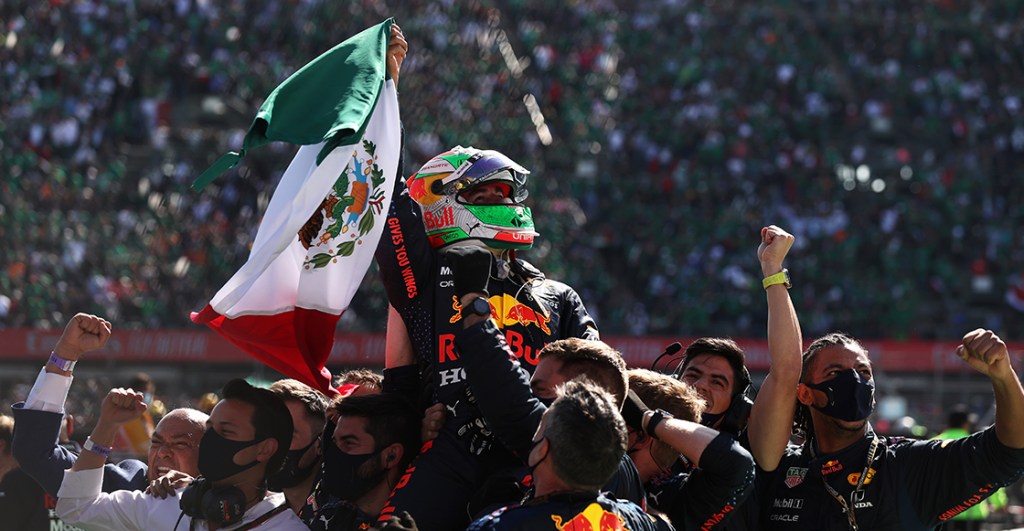 ¡Todos al Ángel! Checo Pérez termina en el tercer lugar del Gran Premio de México