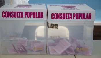 papel-firmas-consulta-popular-tribunal-electoral